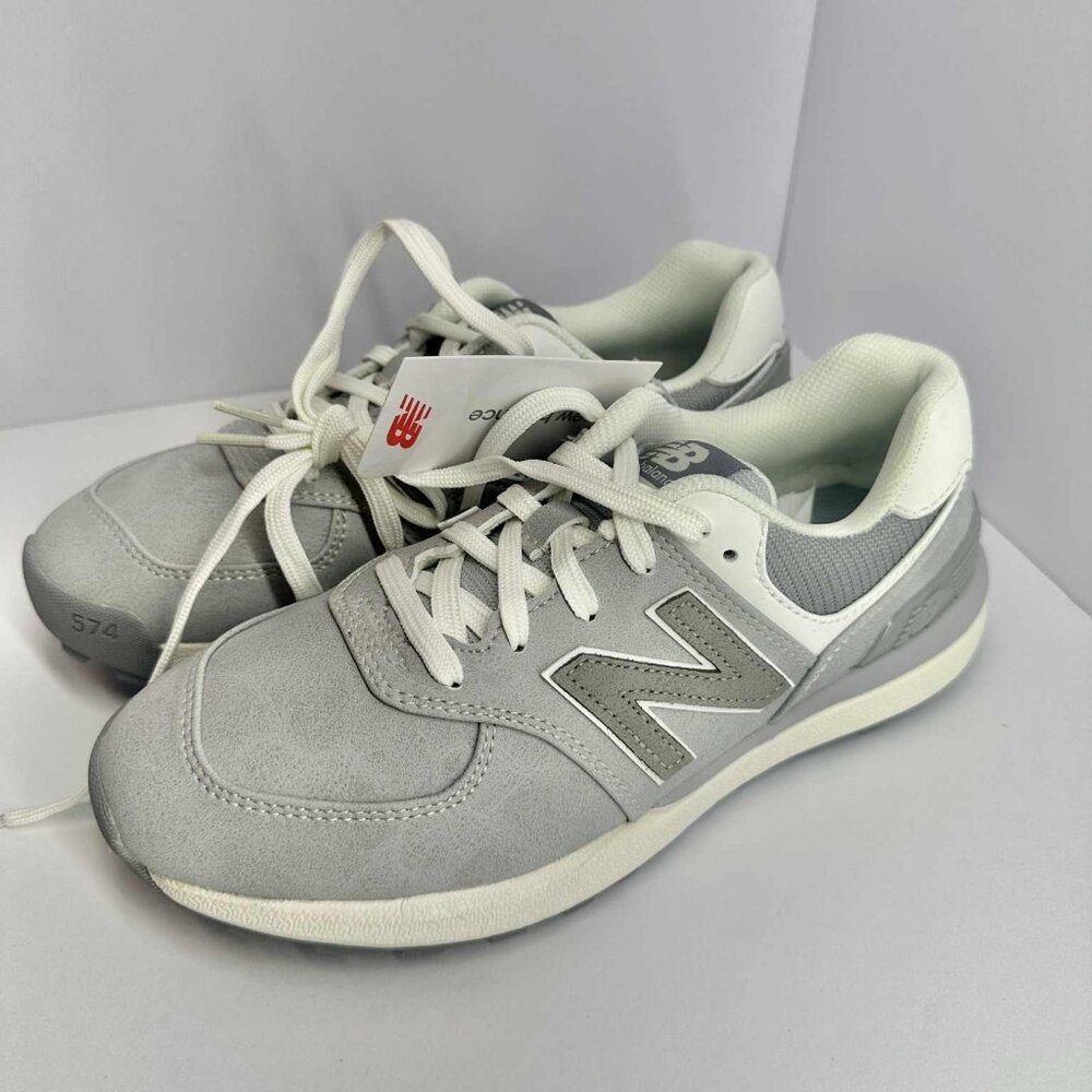 New Balance Grey and White Women’s 574 Greens v2 spikeless Golf shoes